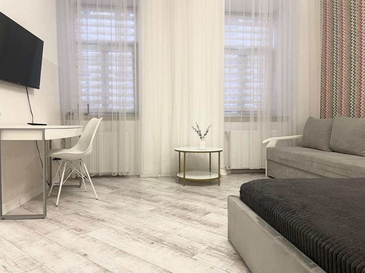 Куліша 15, Апартаменти В Центрі,Тц Форум,Оперний Lviv Extérieur photo